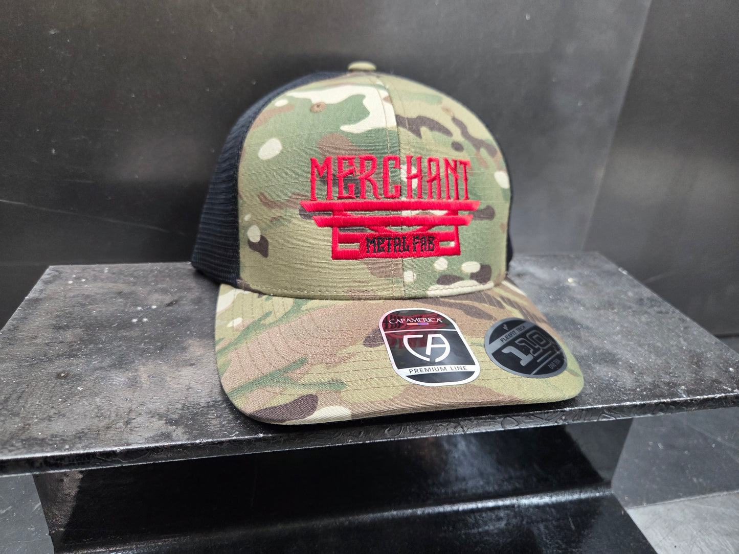 Trucker Snap-Back + Flex-Fit (camo/red)