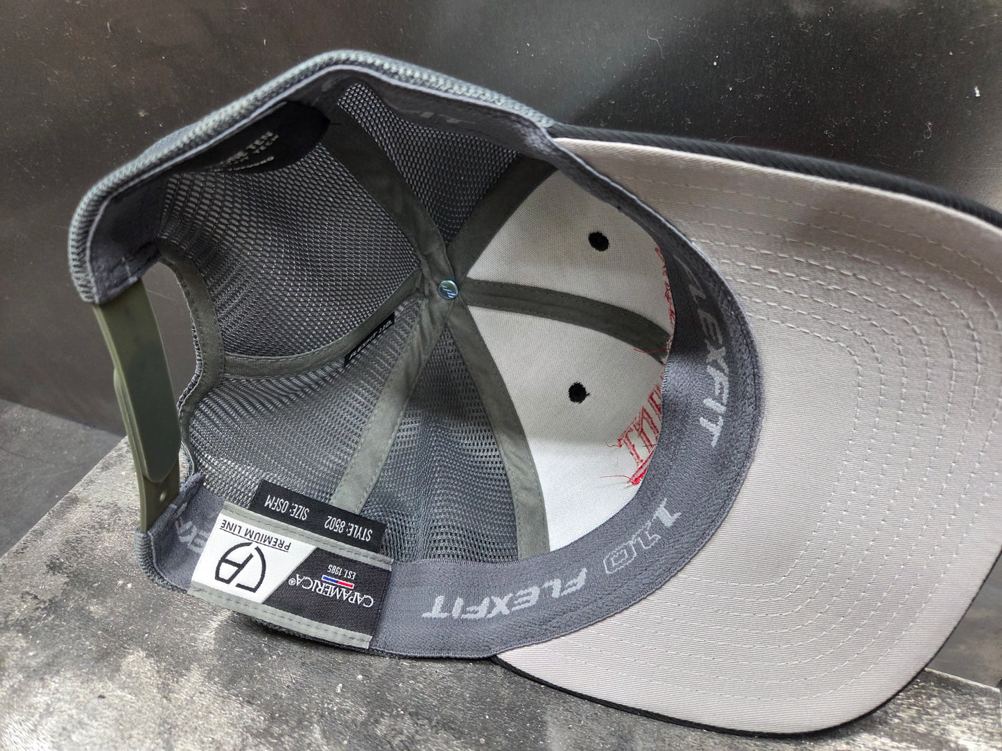 Trucker Snap-Back + Flex-Fit (black/red)